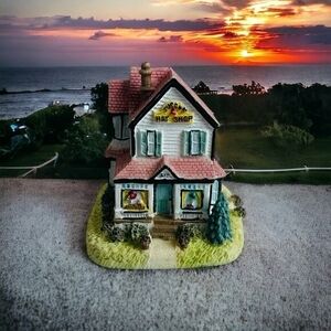 1997 Liberty Falls Susan's Hat Shop Figurine 3" Miniature Building NIB